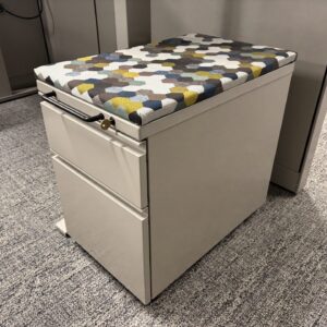 Gallery 2019 Herman Miller Canvas 6'x6' W/ Height Adjustable Desk & Glass - Teal Accent 