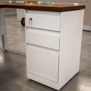 Gallery Used Steelcase L-Shape Workstation - Answer Fence (Priced Per Seat)