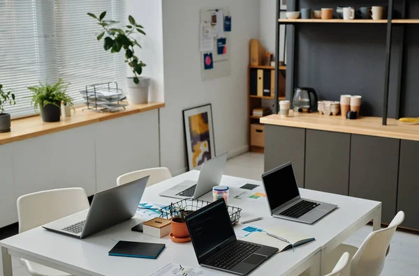 Future-Proofing Your Office with the Right Furniture